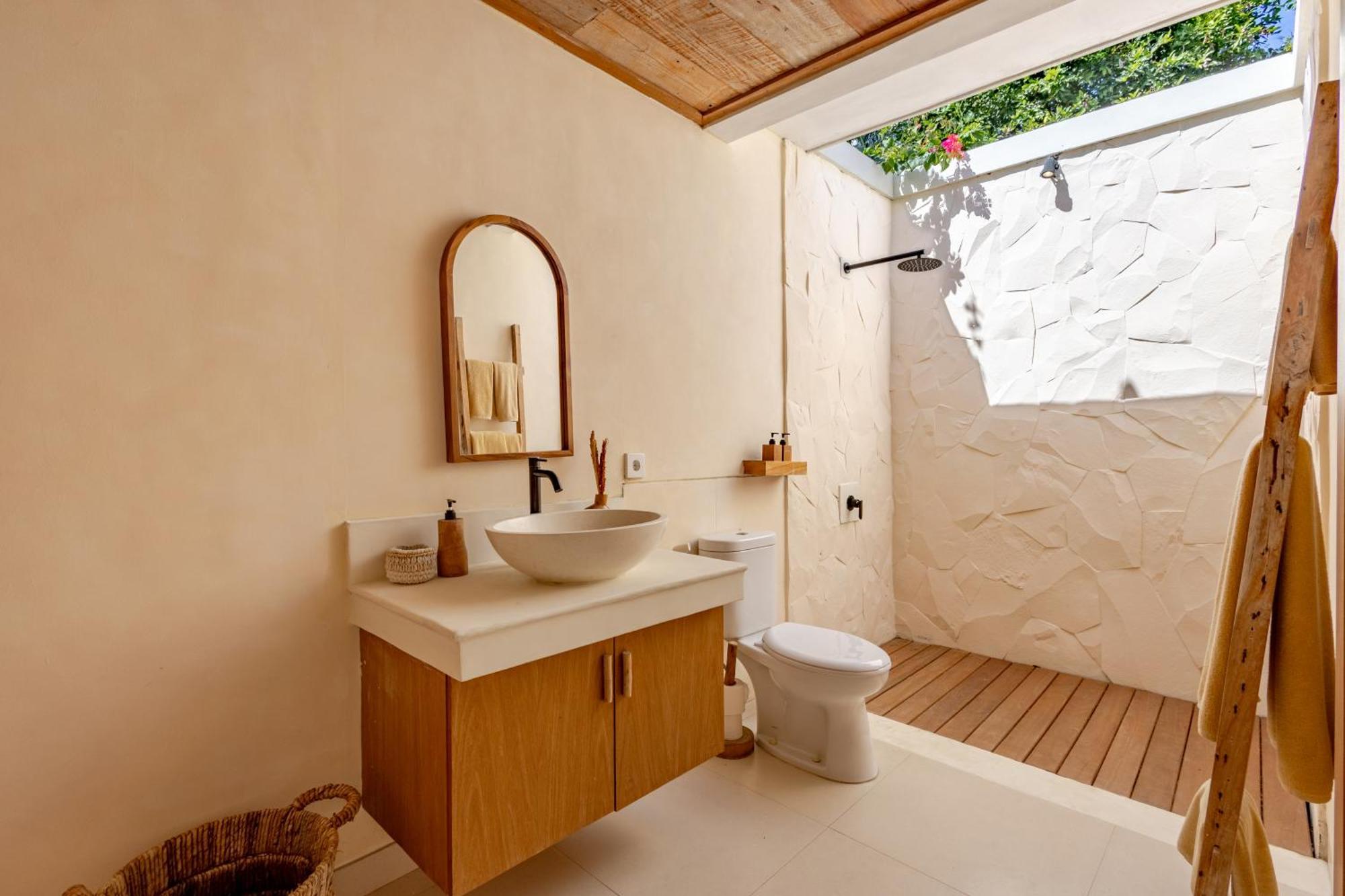 Dalung  The Pink Joglo, A Cheerful 3Bdr Villa W/Pool And Rice-Field View. מראה חיצוני תמונה