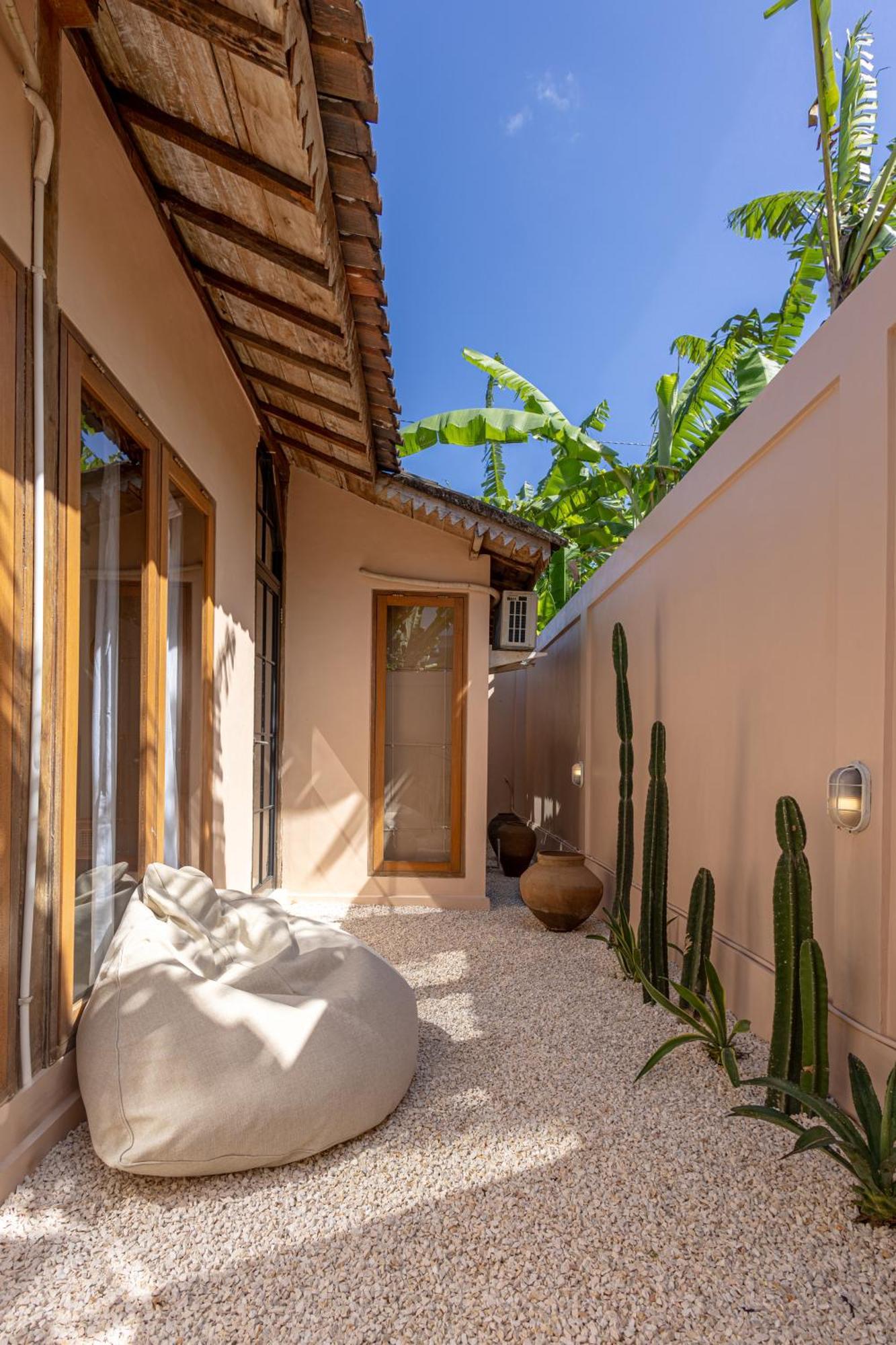 Dalung  The Pink Joglo, A Cheerful 3Bdr Villa W/Pool And Rice-Field View. מראה חיצוני תמונה