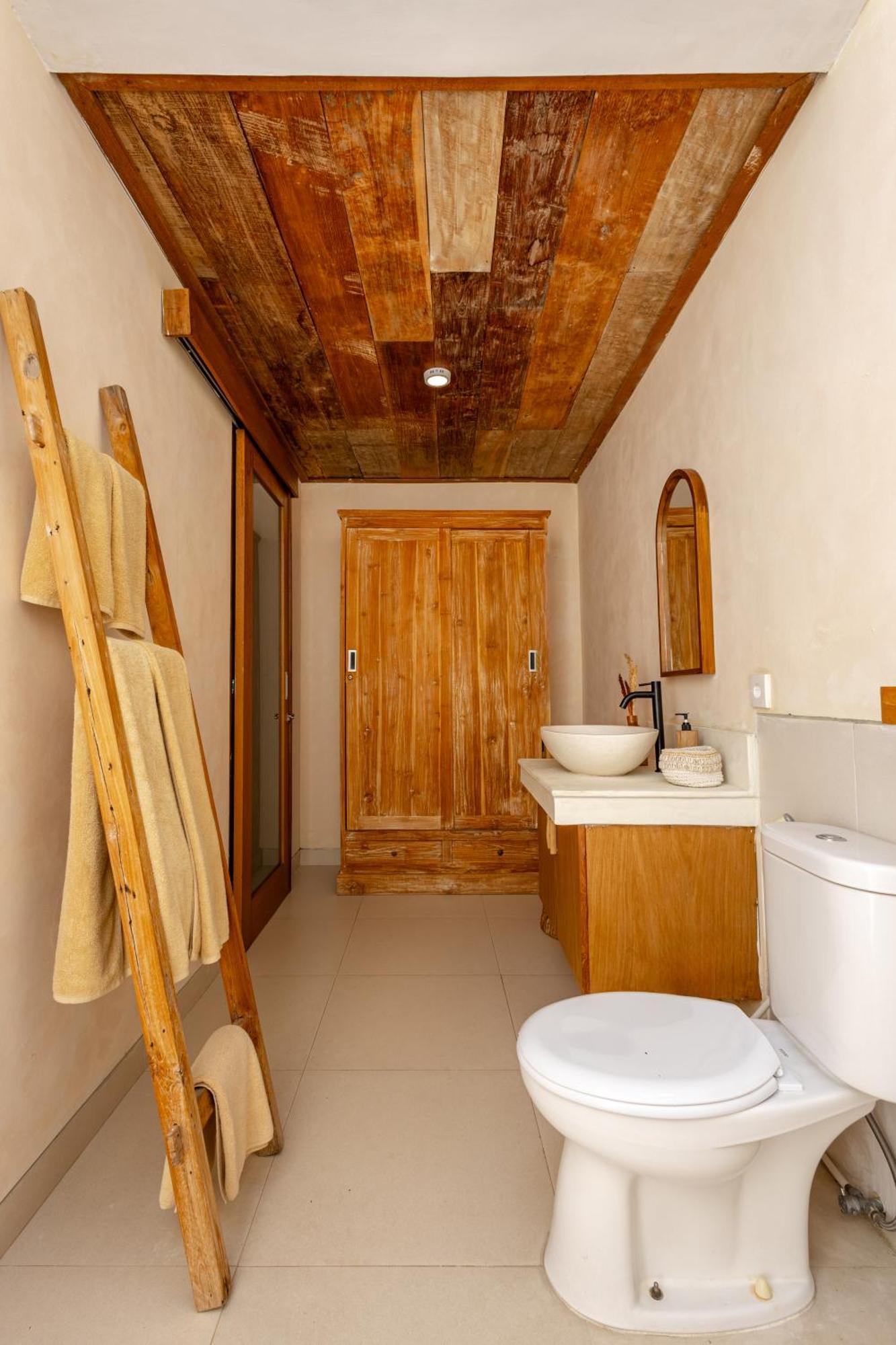 Dalung  The Pink Joglo, A Cheerful 3Bdr Villa W/Pool And Rice-Field View. מראה חיצוני תמונה