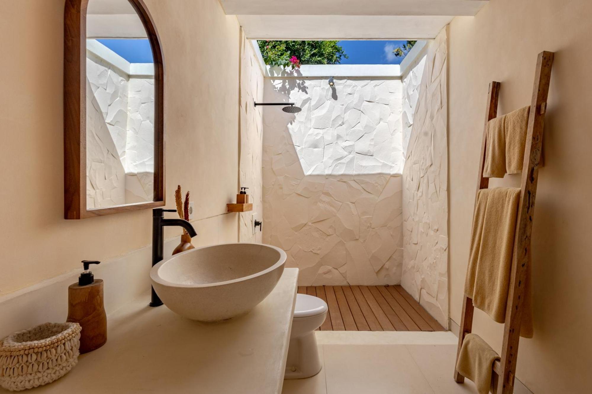 Dalung  The Pink Joglo, A Cheerful 3Bdr Villa W/Pool And Rice-Field View. מראה חיצוני תמונה
