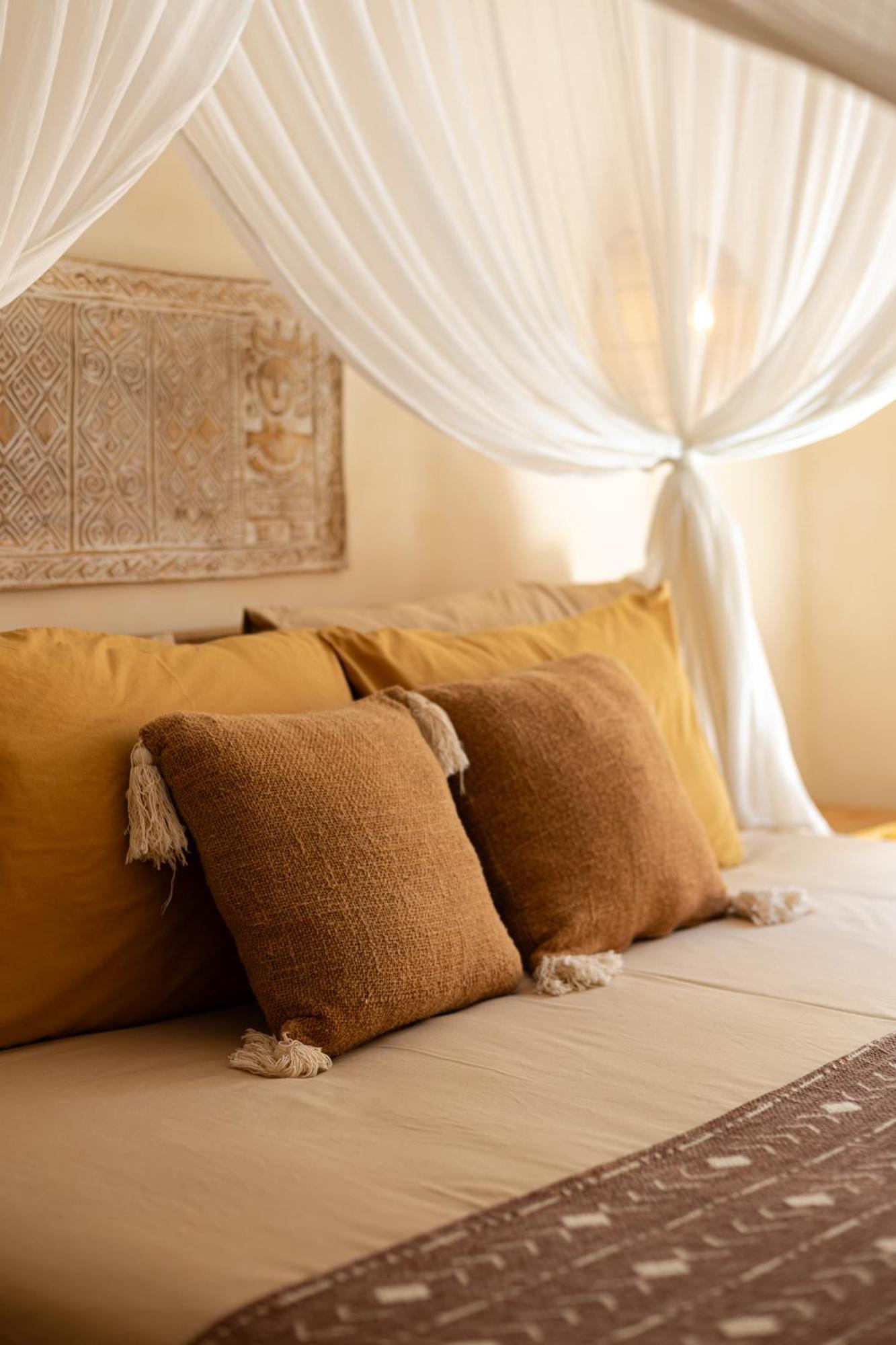 Dalung  The Pink Joglo, A Cheerful 3Bdr Villa W/Pool And Rice-Field View. מראה חיצוני תמונה